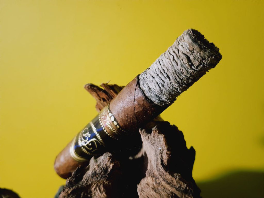 165 - La Flor Dominicana Cameroon Cabinet