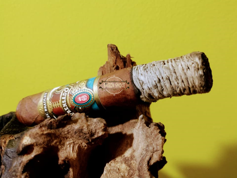 017 - Alec Bradley Prensado