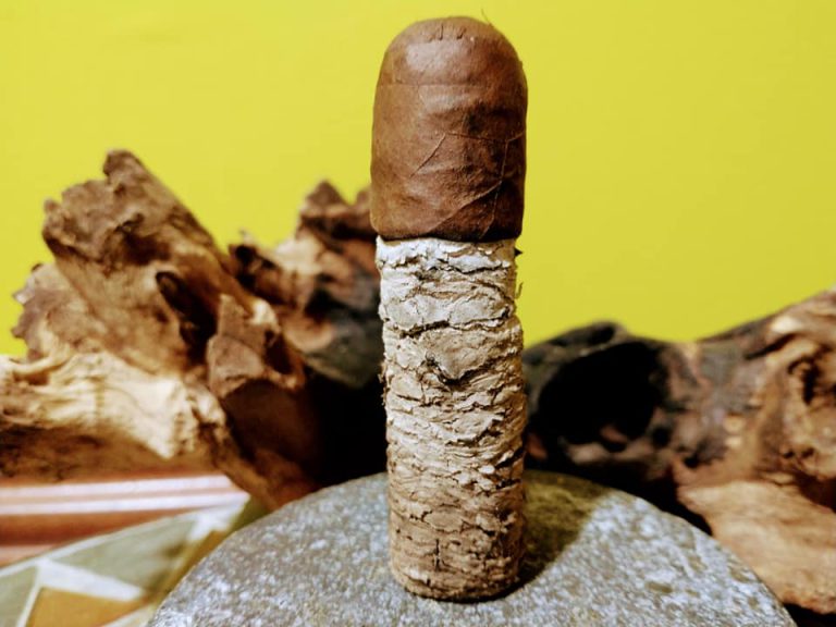 057 - Nub Double Maduro by Oliva