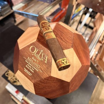 Ảnh review sản phẩm Oliva Serie V Melanio Gran Reserva Ltd Ed. World Cup 2026 (Hộp 24)