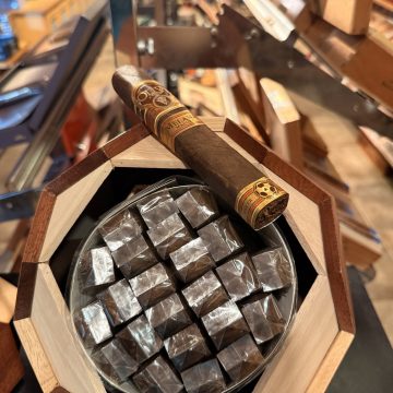 Ảnh review sản phẩm Oliva Serie V Melanio Gran Reserva Ltd Ed. World Cup 2026 (Hộp 24)