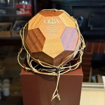 Ảnh review sản phẩm Oliva Serie V Melanio Gran Reserva Ltd Ed. World Cup 2026 (Hộp 24)