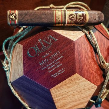 Ảnh review sản phẩm Oliva Serie V Melanio Gran Reserva Ltd Ed. World Cup 2026 (Hộp 24)