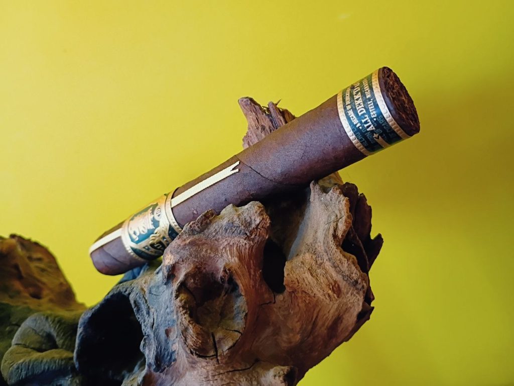 261 - Drew Estate Undercrown 10 A Decade of Dedication Toro