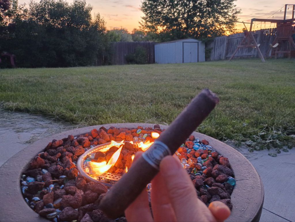 213 - Romeo y Julieta Reserve Maduro