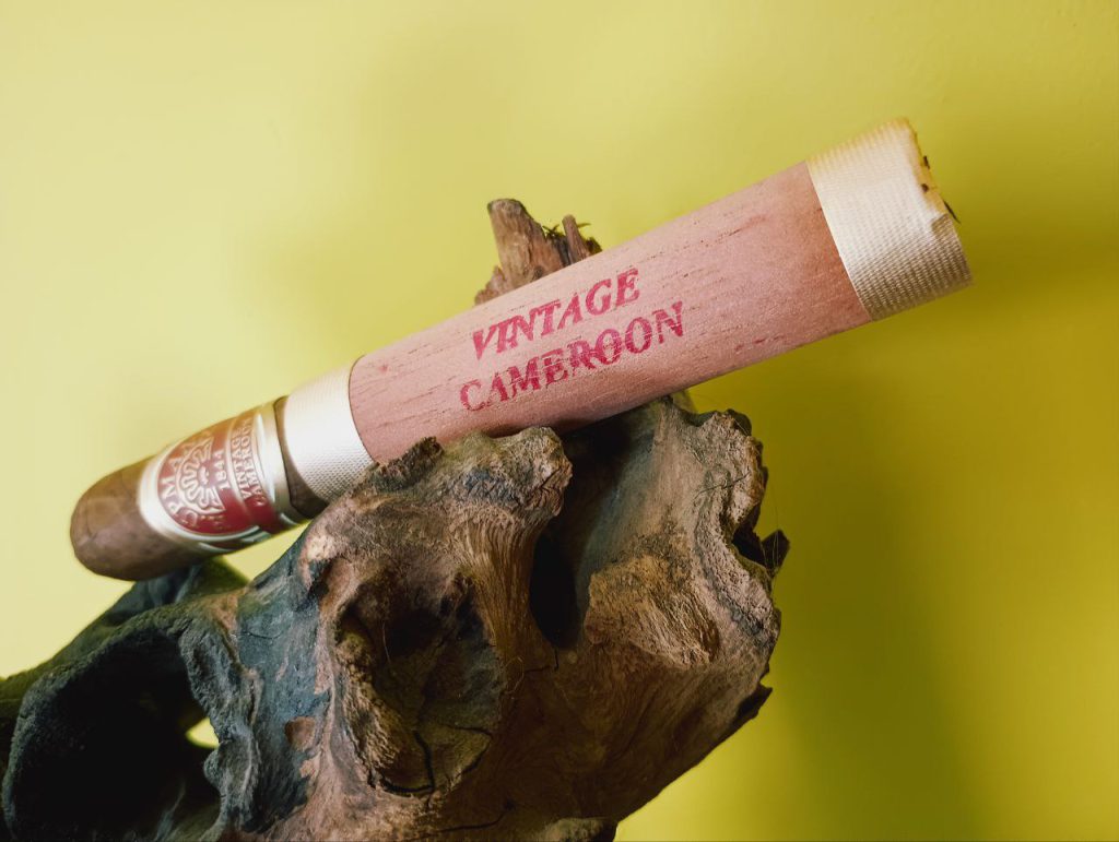220 - H. Upmann 1844 Vintage Cameroon